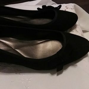 Easy Spirit Black shoes size 9 M.